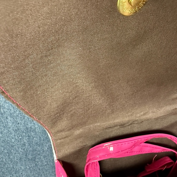 Hello Kitty Pink and White Quilted Bag - Picture 5 of 6